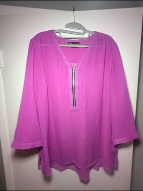 Como Black Brand Fuchsia Zip-Front V-Neck Blouse